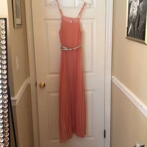 Gorgeous blush colored pleated maxi 👗